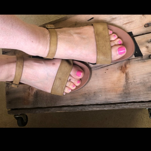Steve Madden Tan Sandals Size 9 - Picture 8 of 9